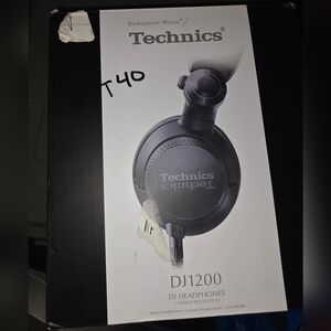 Brand New Technics DJ1200 Headphones - Classic Black